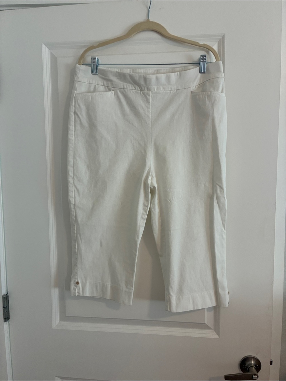 White Women's Stretch Cropped Shorts
